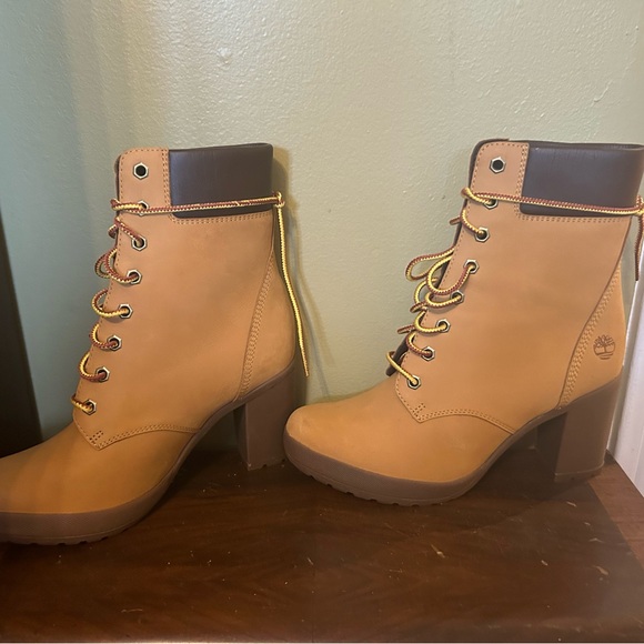 Timberland Heeled Booties - Picture 3 of 5